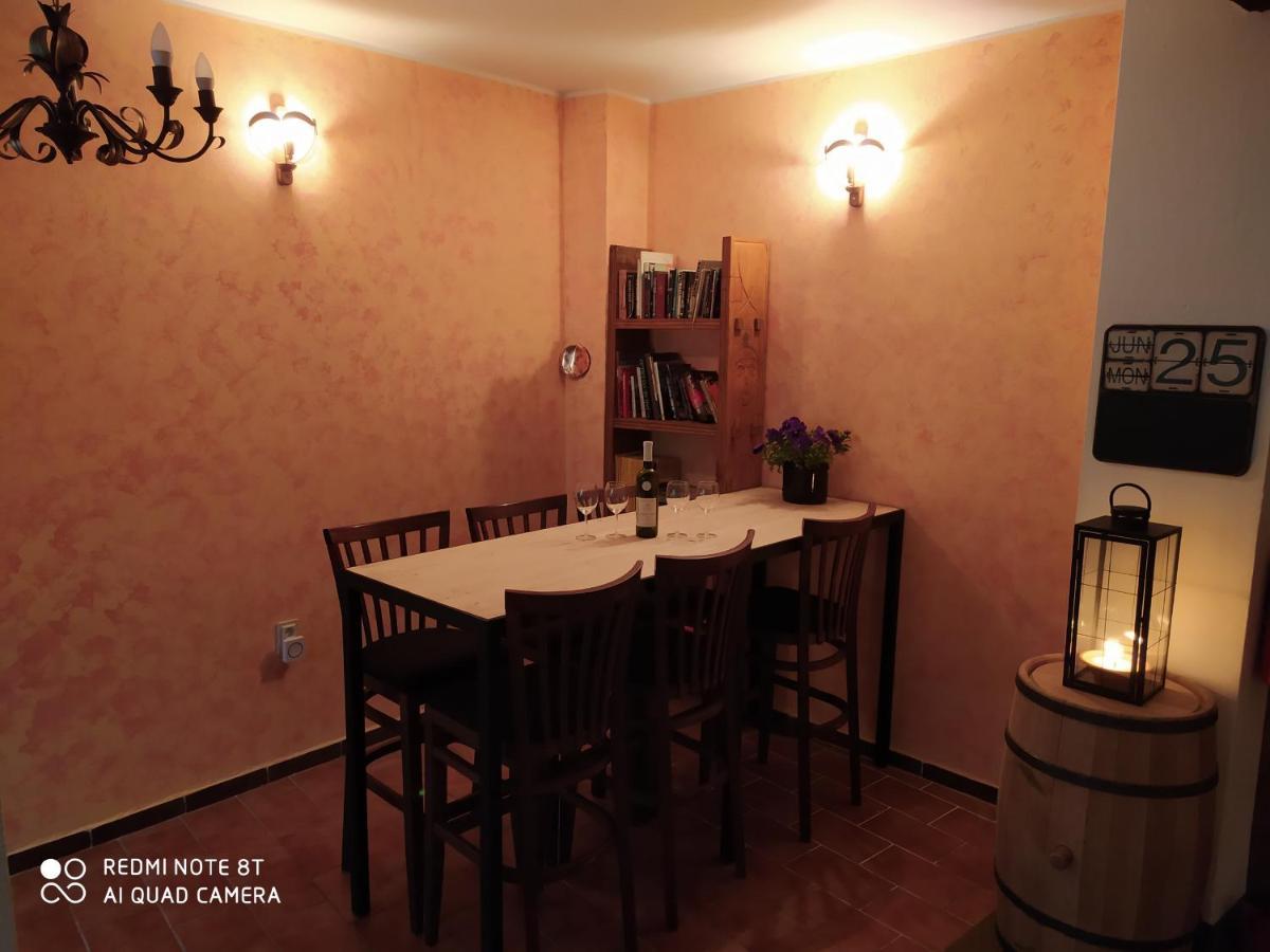 Castle-Wall-Inn Mikulov Εξωτερικό φωτογραφία
